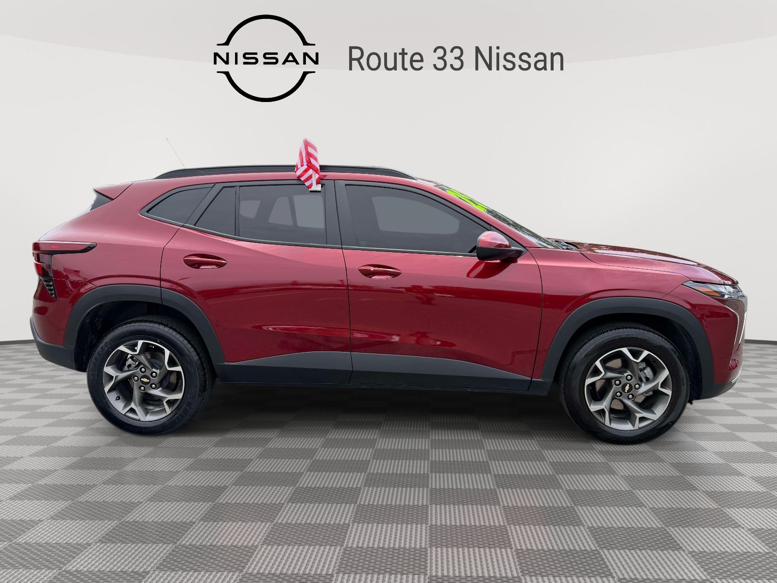 Used 2025 Chevrolet Trax LT w/ LT Convenience Package FWD image 4