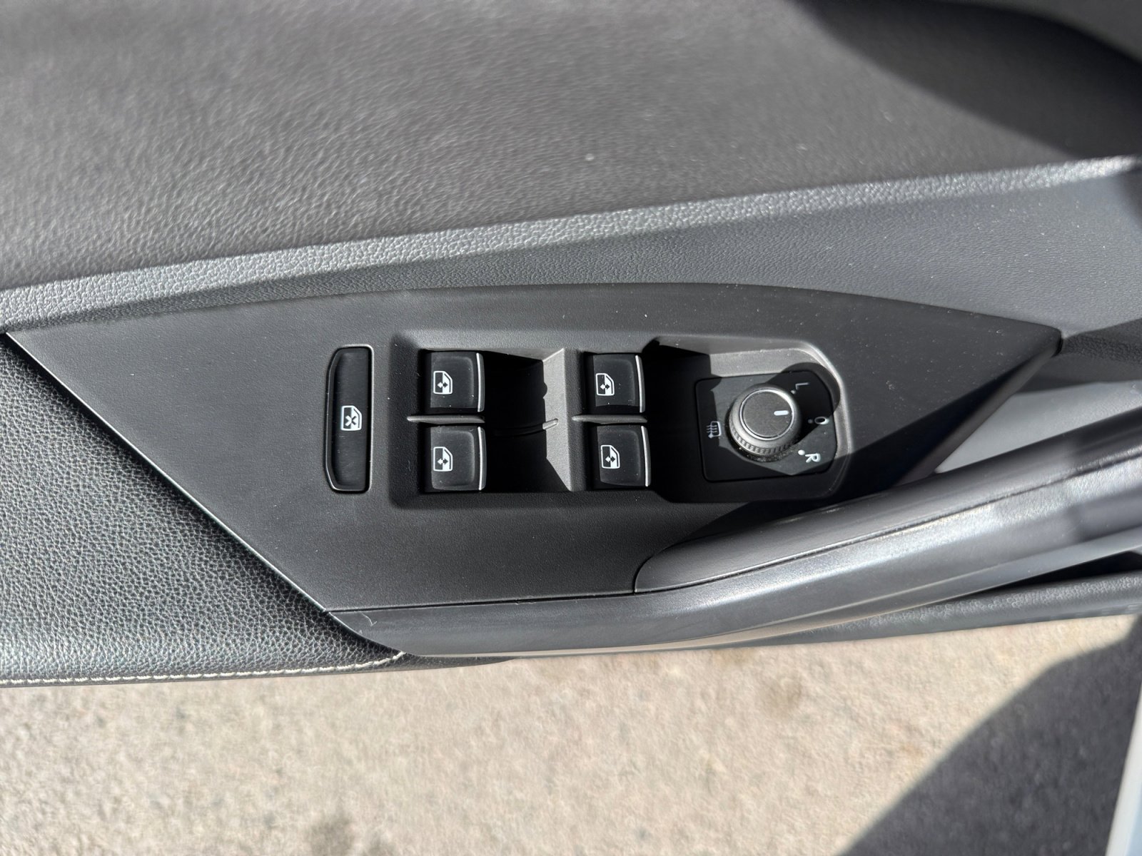 Used 2024 Volkswagen Jetta S image 33