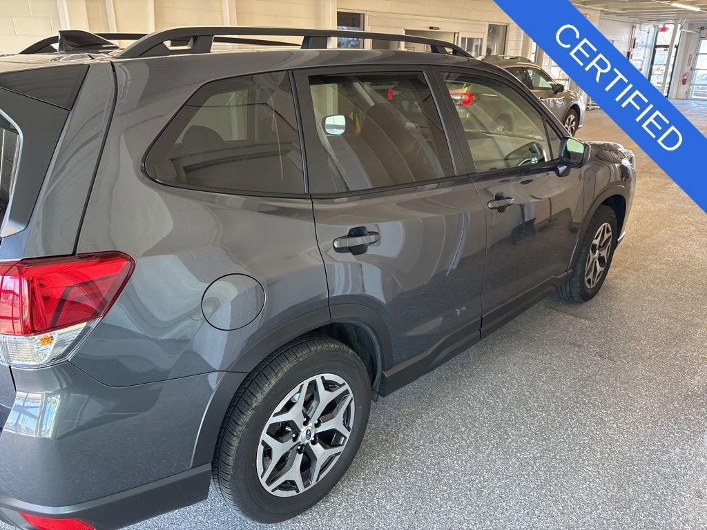 Used 2024 Subaru Forester Premium image 2