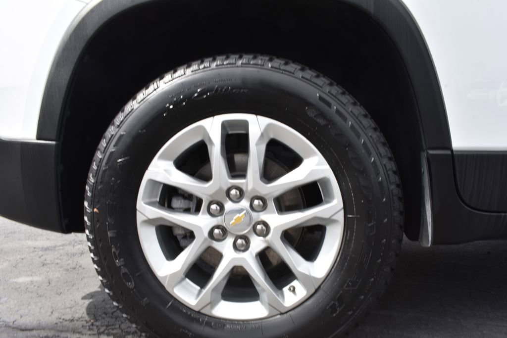 Used 2022 Chevrolet Traverse LS AWD/4WD image 30
