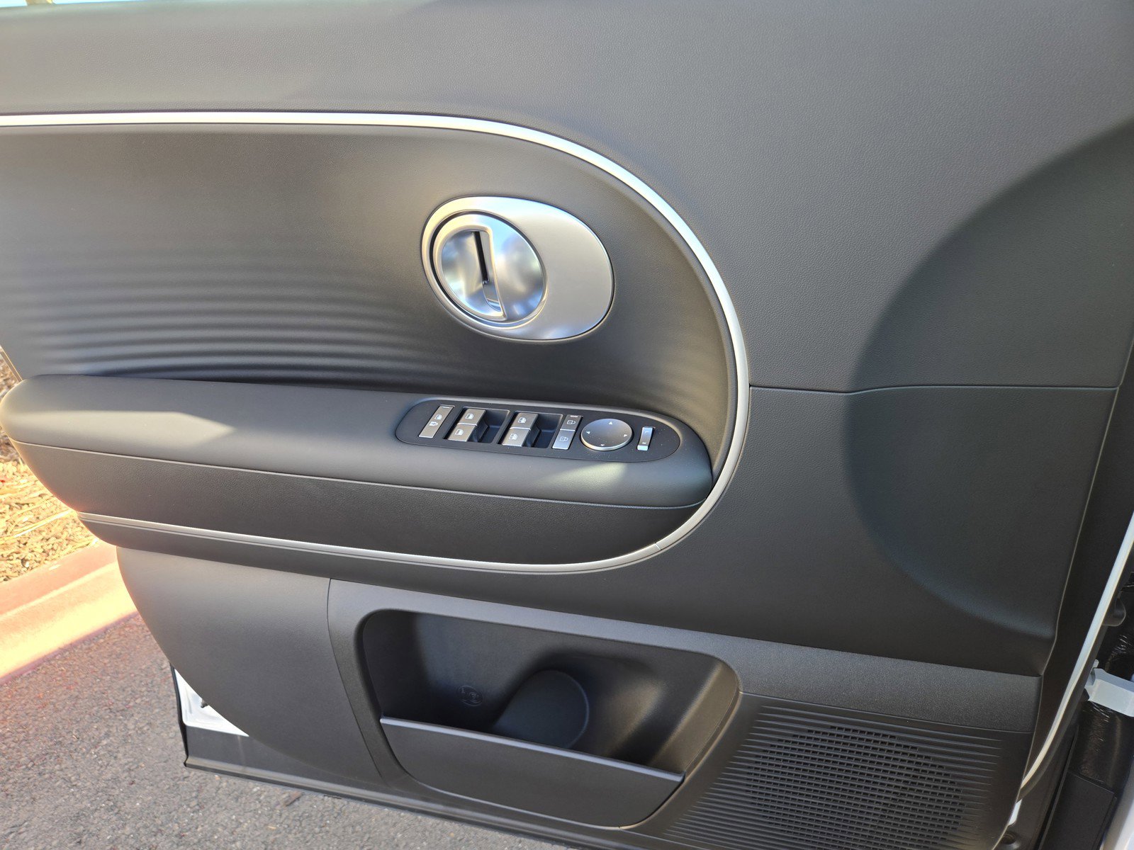 New 2026 Hyundai Ioniq 9 SE image 16