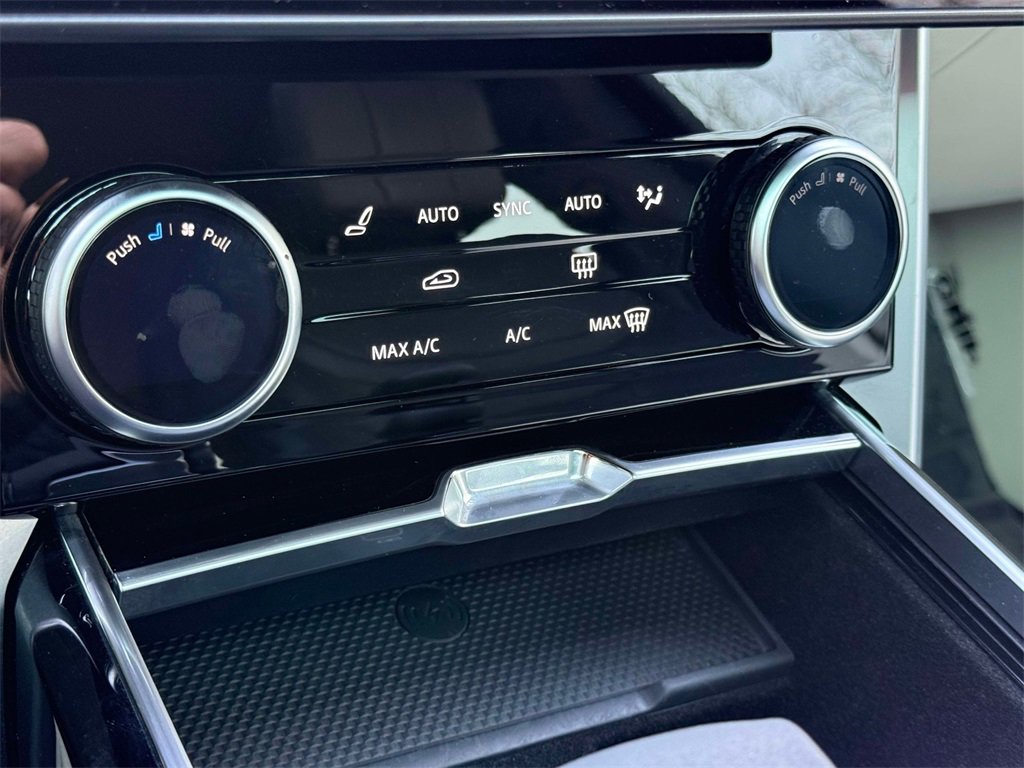 Used 2023 Land Rover Range Rover SE image 26