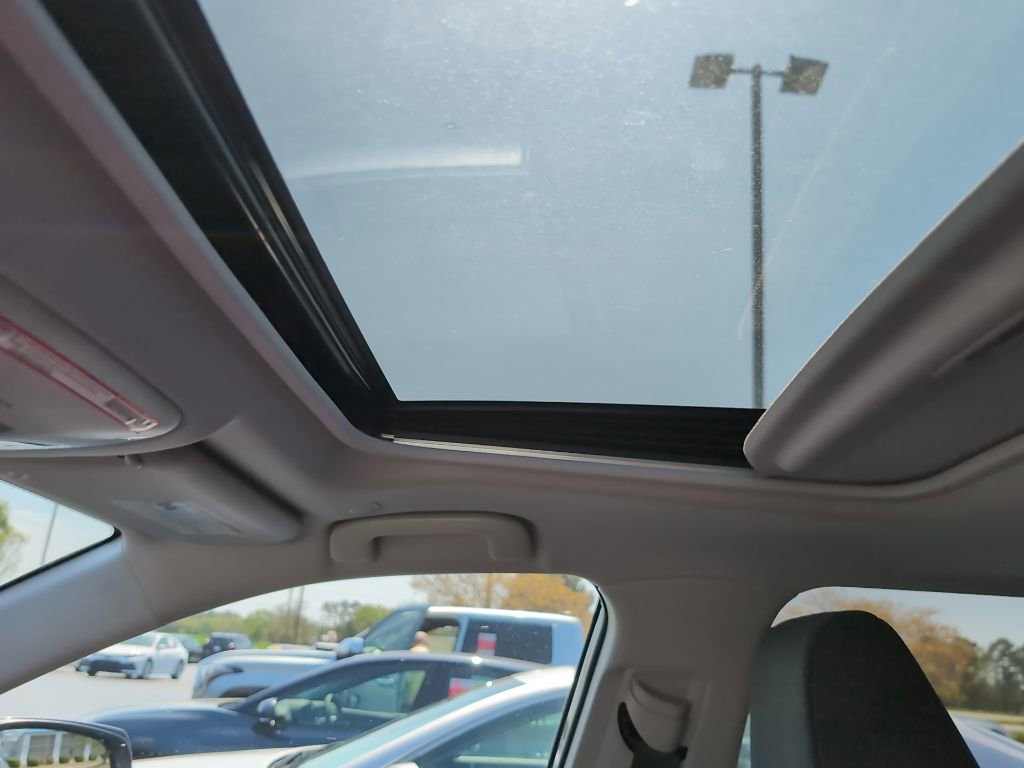 Used 2023 Toyota RAV4 XLE w/ Convenience Package image 11