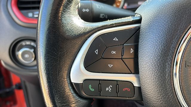 Used 2016 Jeep Renegade Trailhawk w/ Cold Weather Group AWD/4WD image 15