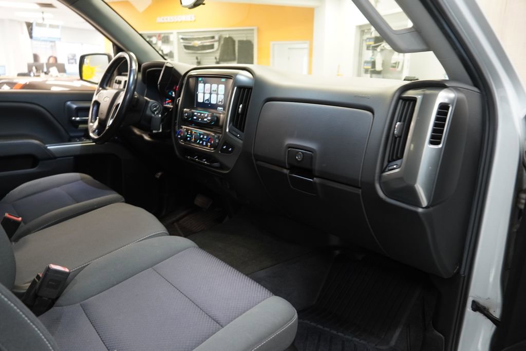 Used 2018 Chevrolet Silverado 1500 LT w/ LPO, Black Pack AWD/4WD image 34