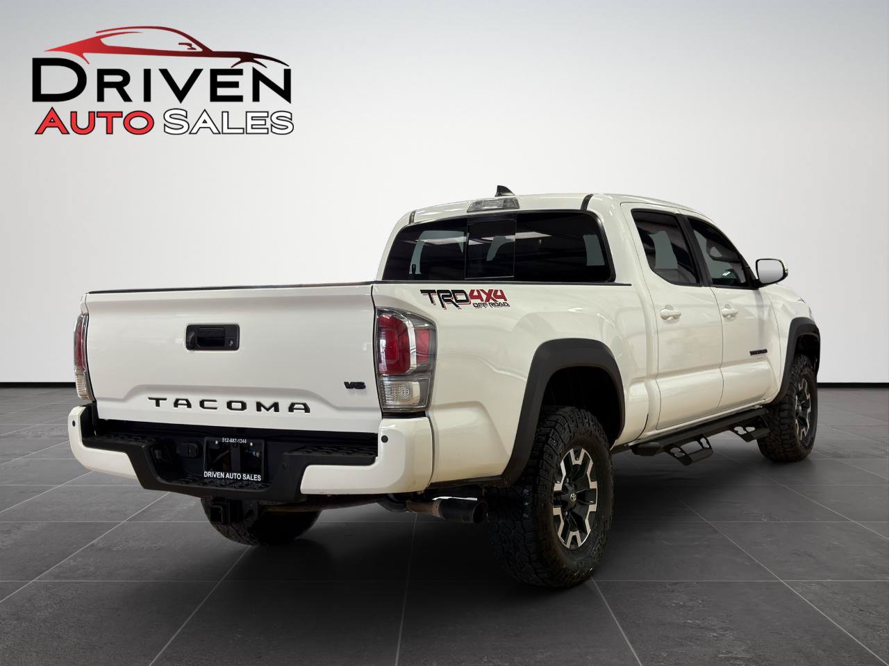 Used 2021 Toyota Tacoma TRD Off-Road w/ Technology Package AWD/4WD image 7