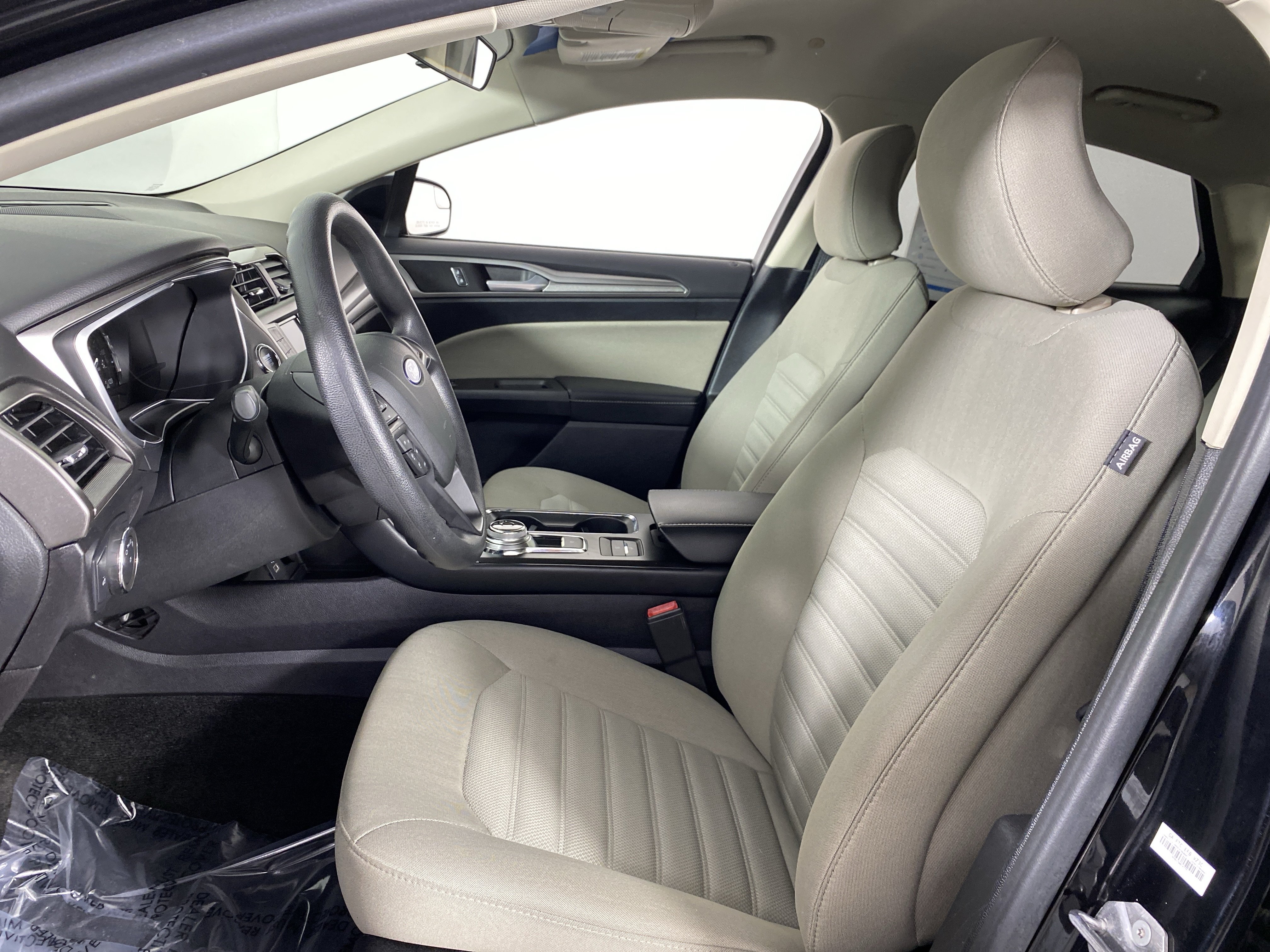 Used 2018 Ford Fusion S FWD image 14