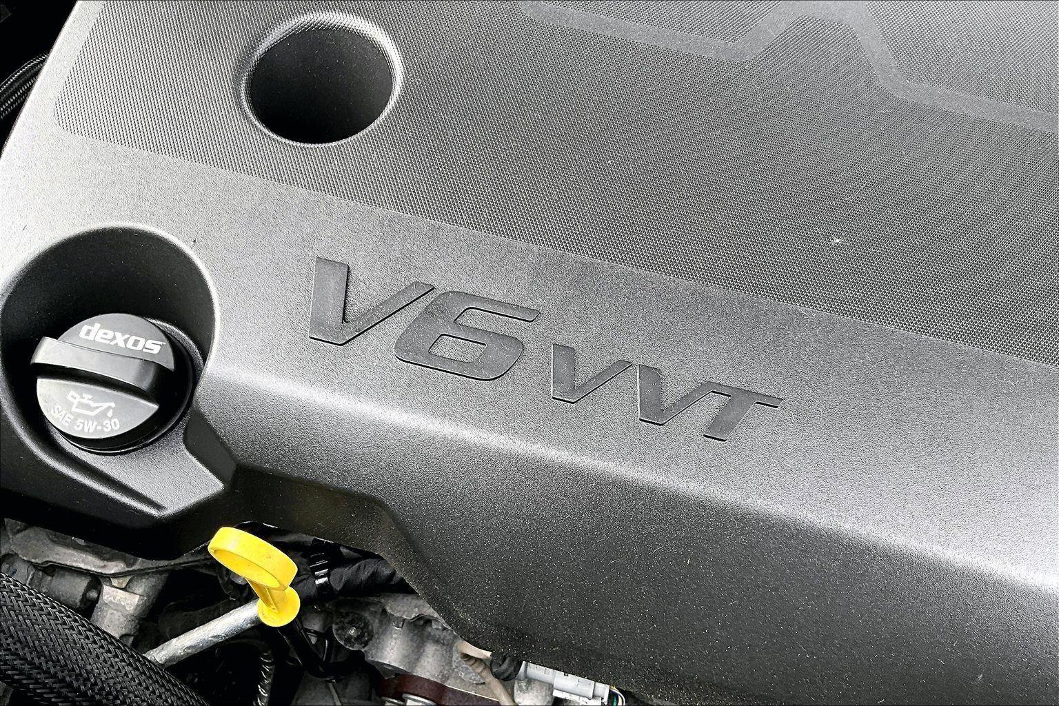 Used 2023 Chevrolet Traverse LT w/ Midnight/Sport Edition image 35