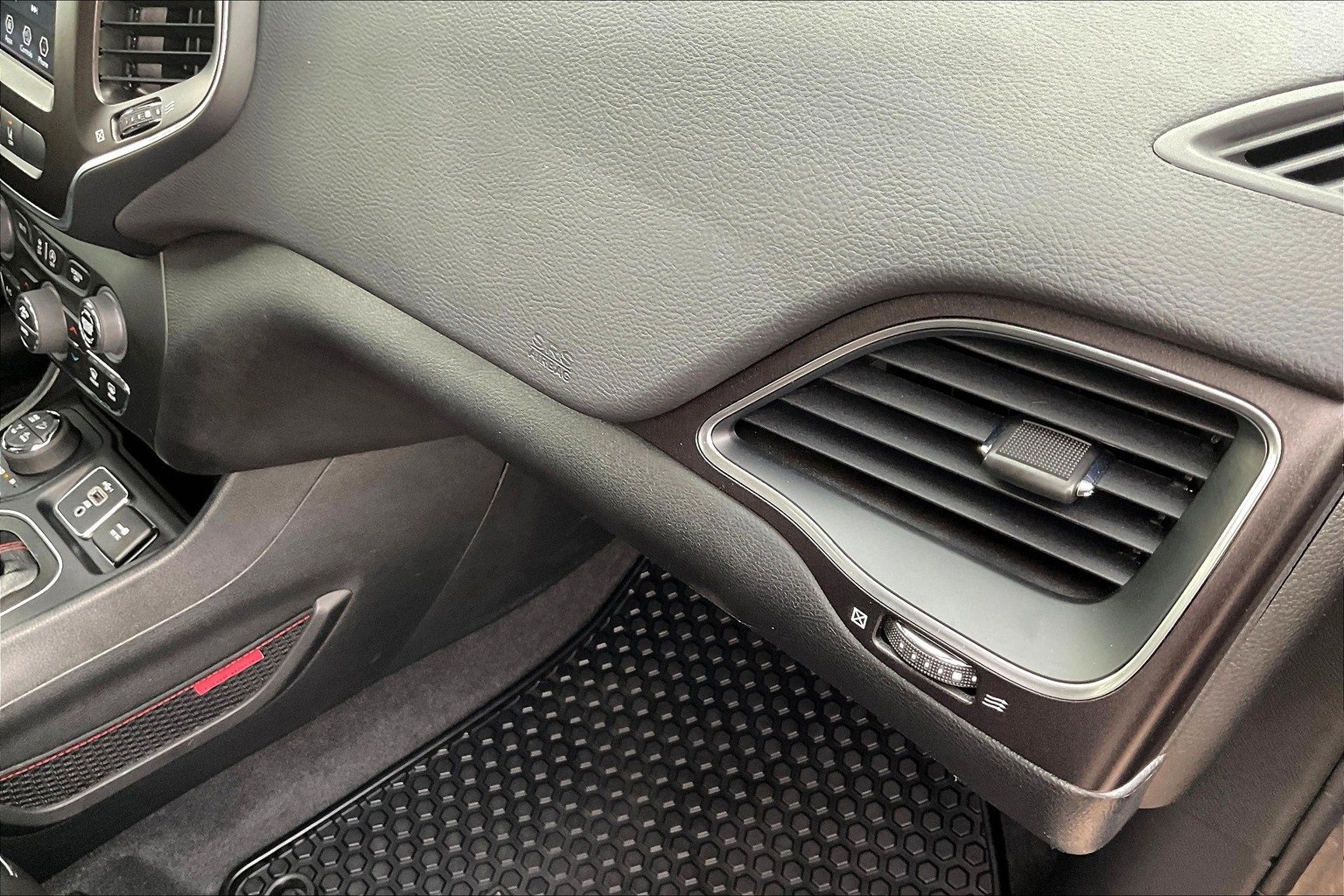 Used 2022 Jeep Cherokee Trailhawk w/ Trailer Tow Group image 19