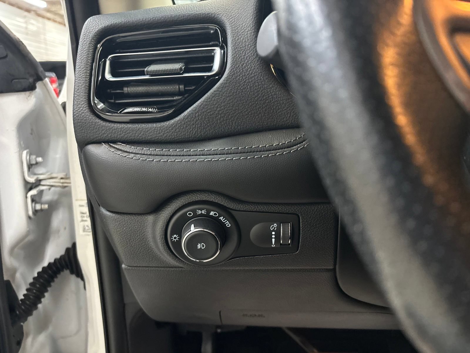Used 2021 Dodge Durango Citadel w/ Technology Group AWD/4WD image 16