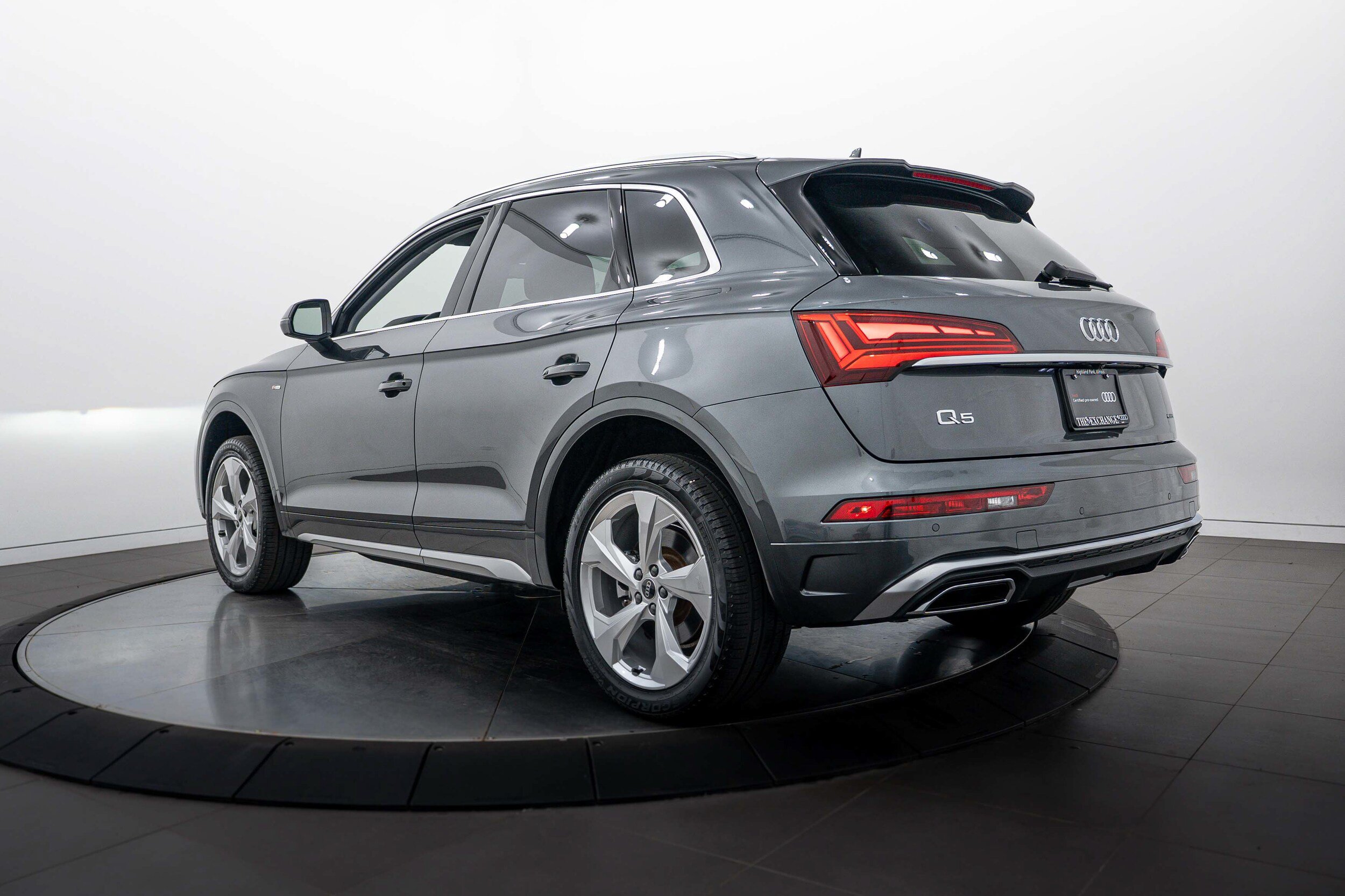 Certified 2024 Audi Q5 2.0T Premium Plus w/ Premium Plus Package AWD/4WD image 5