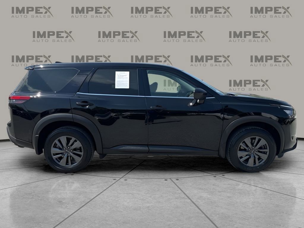 Used 2024 Nissan Pathfinder S AWD/4WD image 6