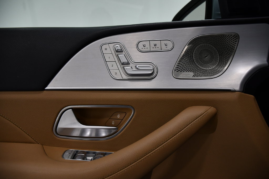 Certified 2024 Mercedes-Benz GLS 450 4MATIC w/ Exclusive Trim Package image 17