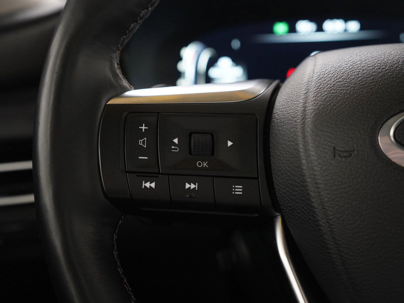 Used 2024 INFINITI QX60 Sensory image 29