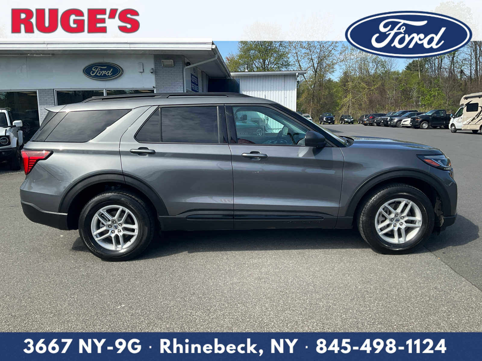 Used 2026 Ford Explorer Active AWD/4WD image 2