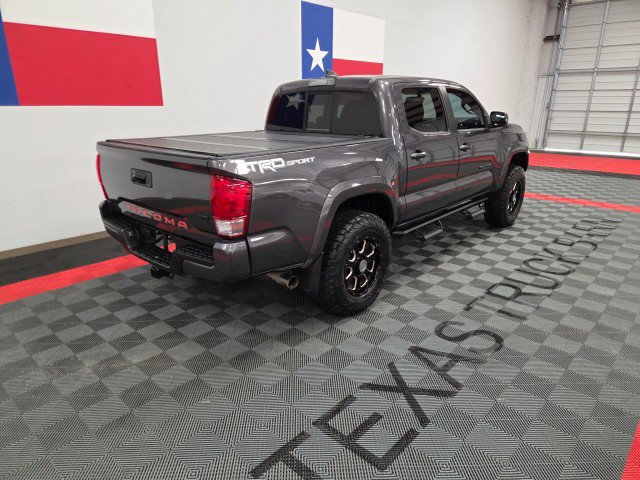 Used 2016 Toyota Tacoma TRD Sport image 18