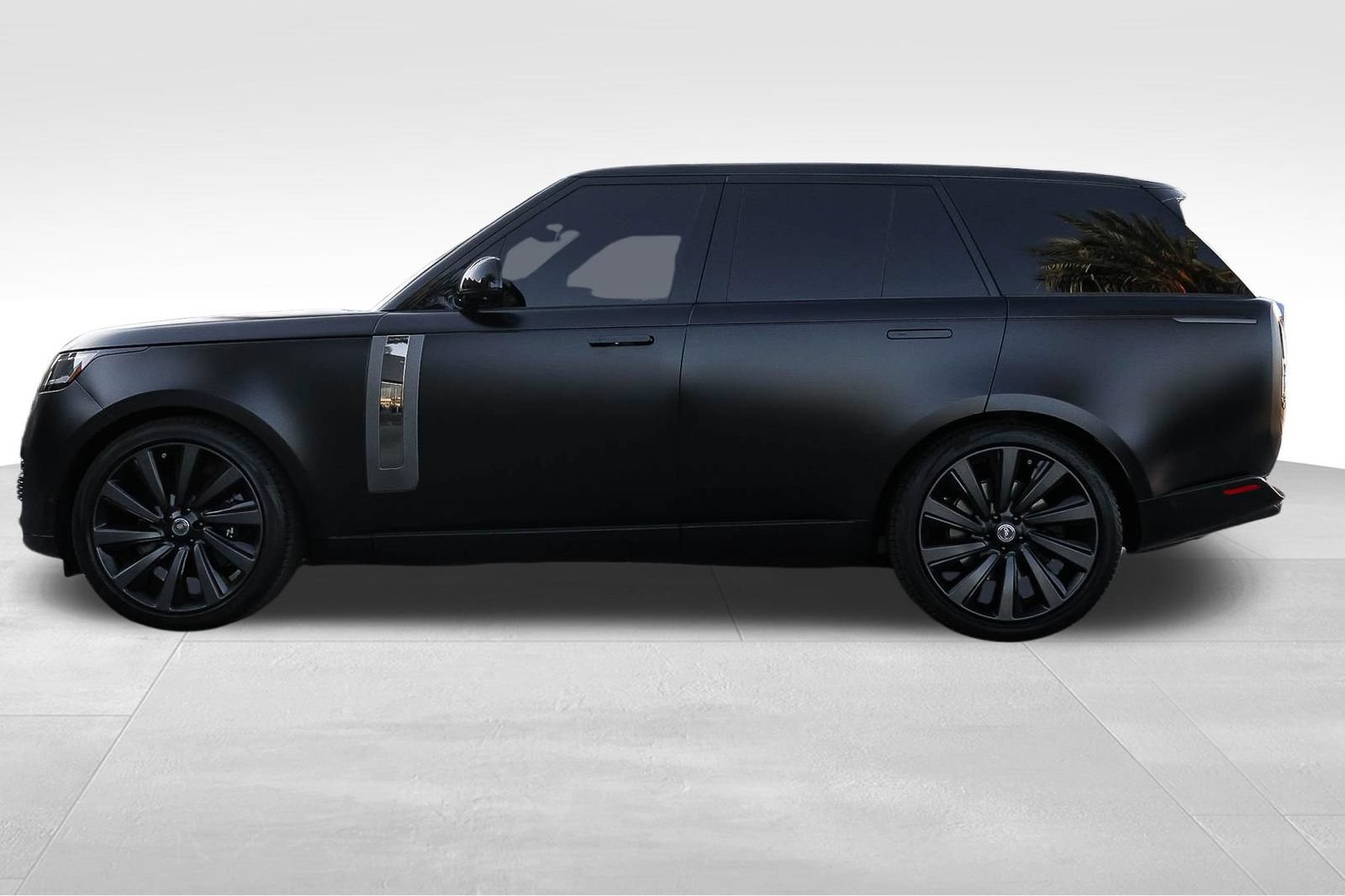 Certified 2024 Land Rover Range Rover SV AWD/4WD image 8