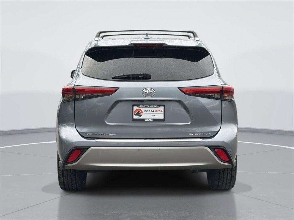 Used 2020 Toyota Highlander Platinum image 4