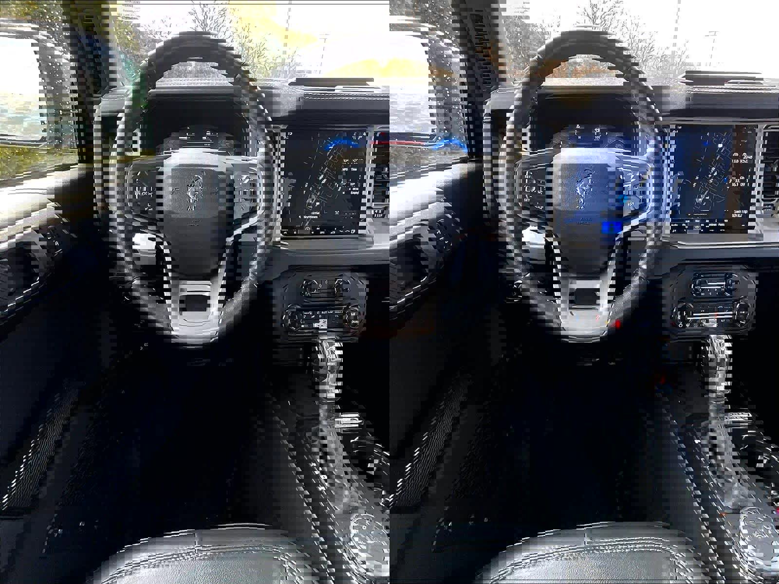 Used 2025 Ford Bronco Outer Banks image 17