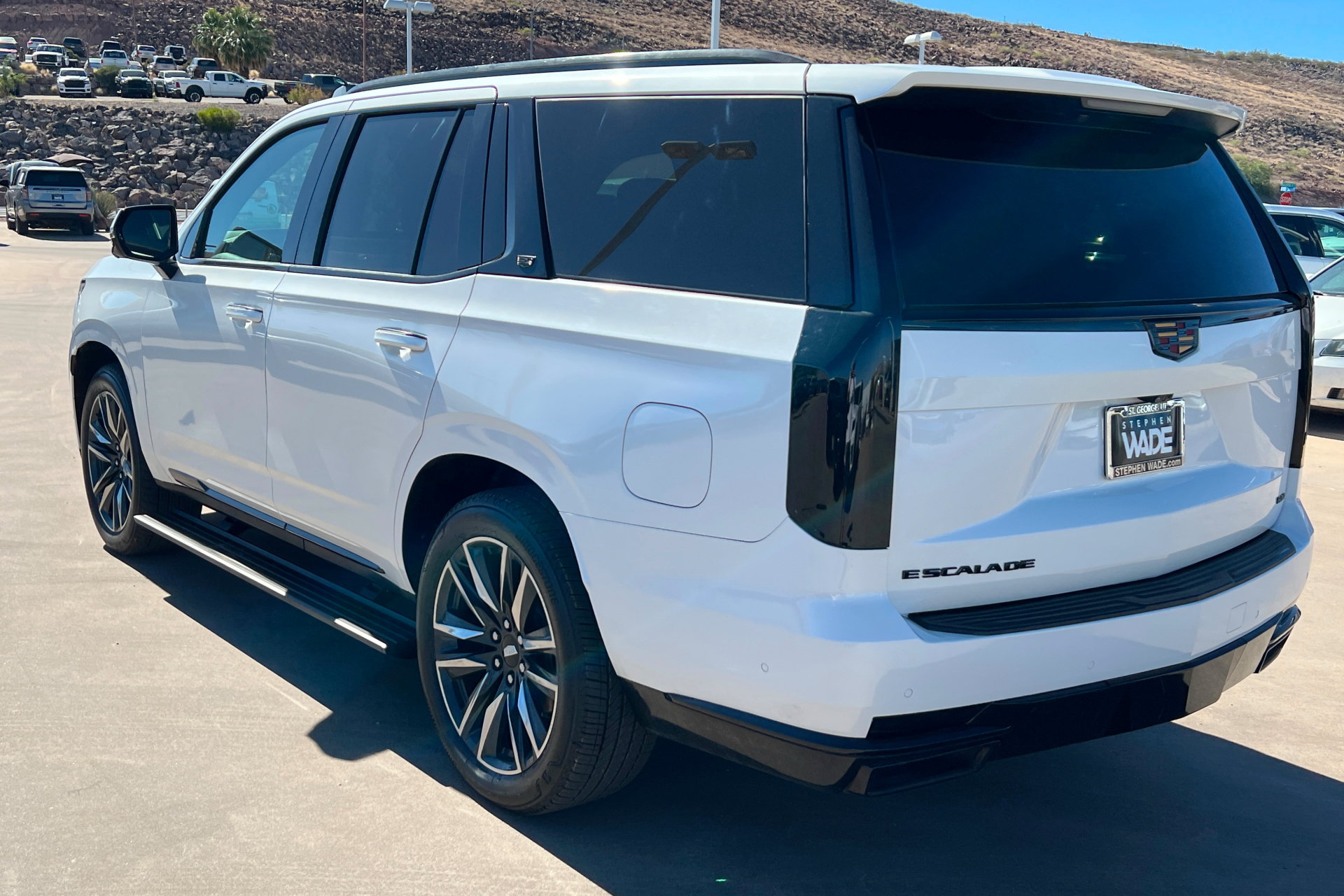 Used 2021 Cadillac Escalade Premium Luxury w/ Driver Assist Tech Package AWD/4WD image 3