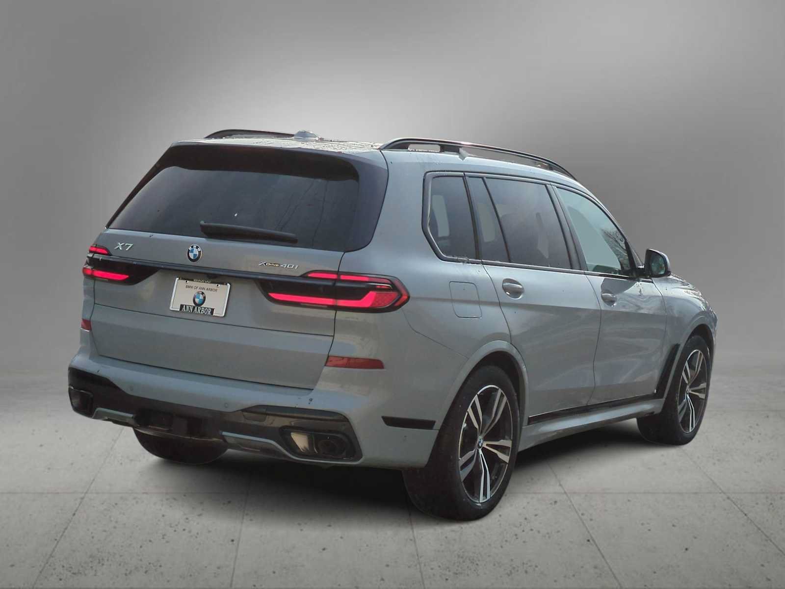 Used 2026 BMW X7 xDrive40i w/ M Sport Package AWD/4WD image 8