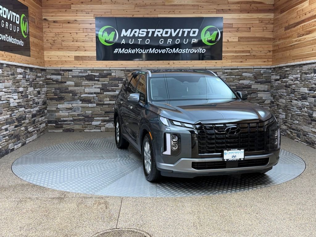 Used 2023 Hyundai Palisade SEL image 2