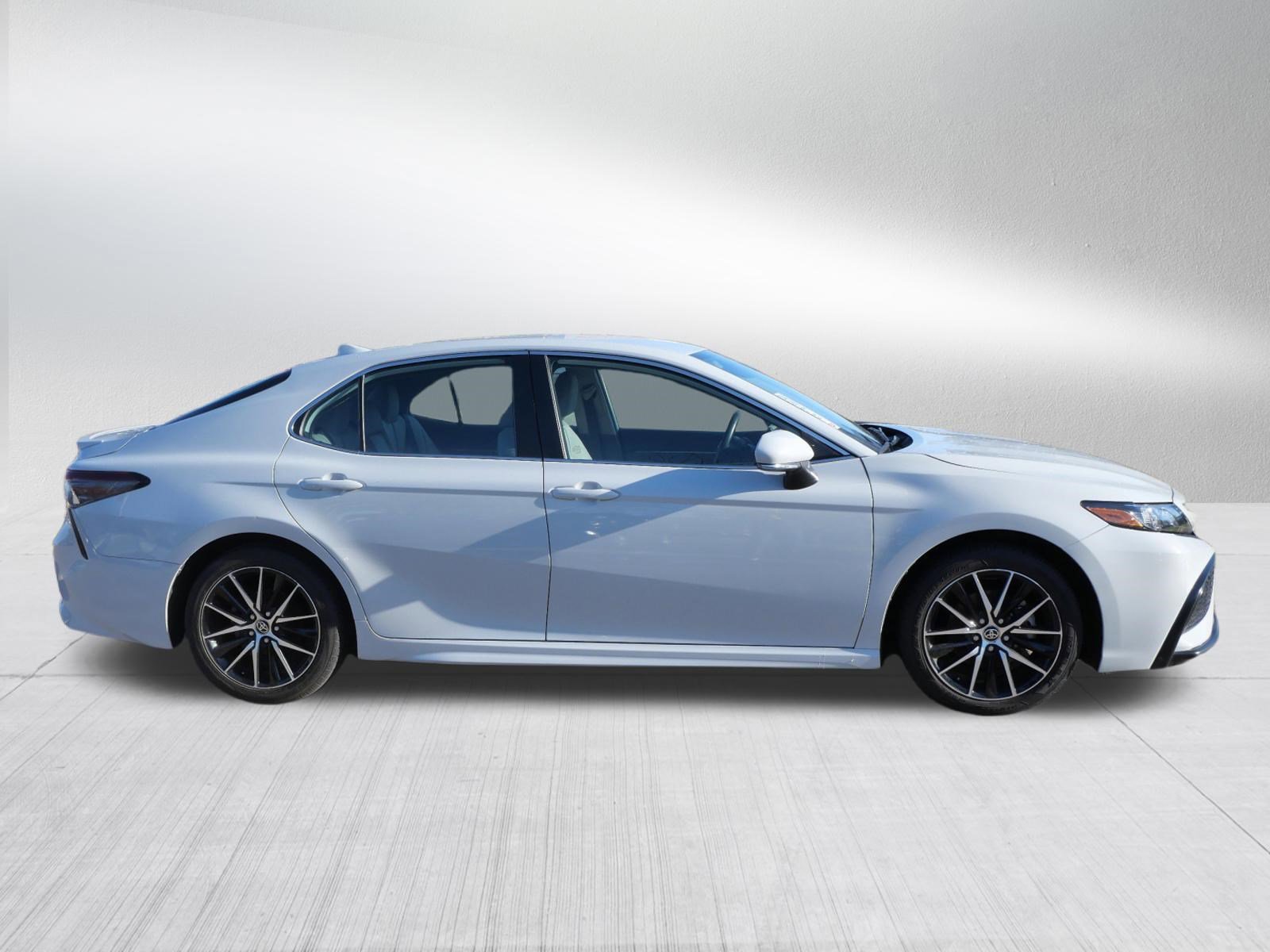 Certified 2024 Toyota Camry SE FWD image 9