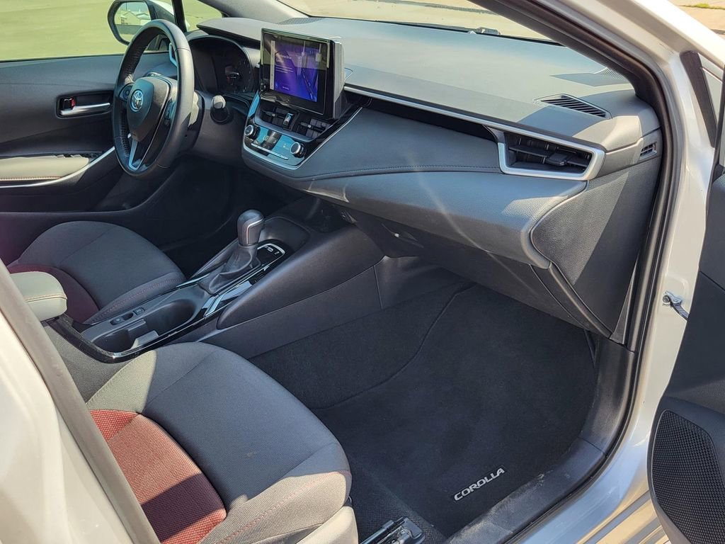 Used 2025 Toyota Corolla SE FWD image 9
