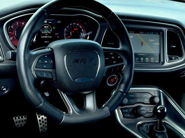 Used 2015 Dodge Challenger SRT Hellcat RWD image 18