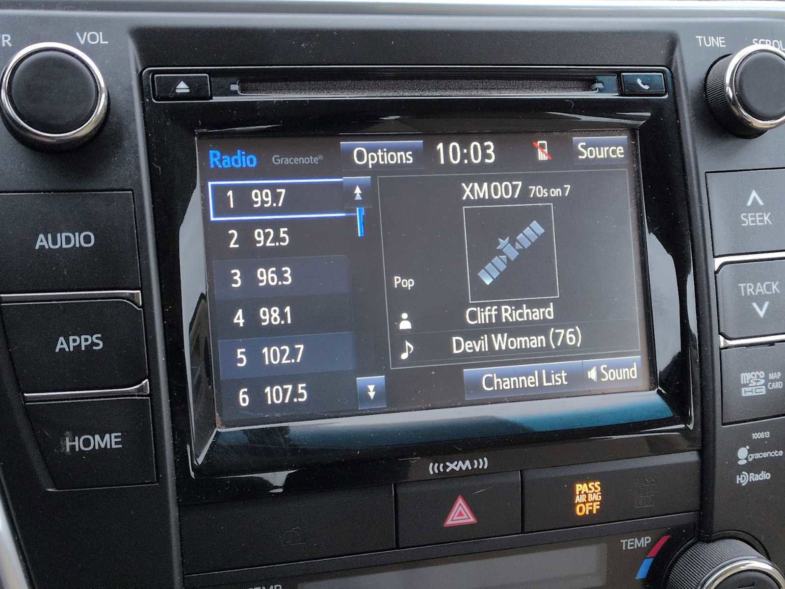 Used 2016 Toyota Camry XLE w/ Moonroof Package image 28