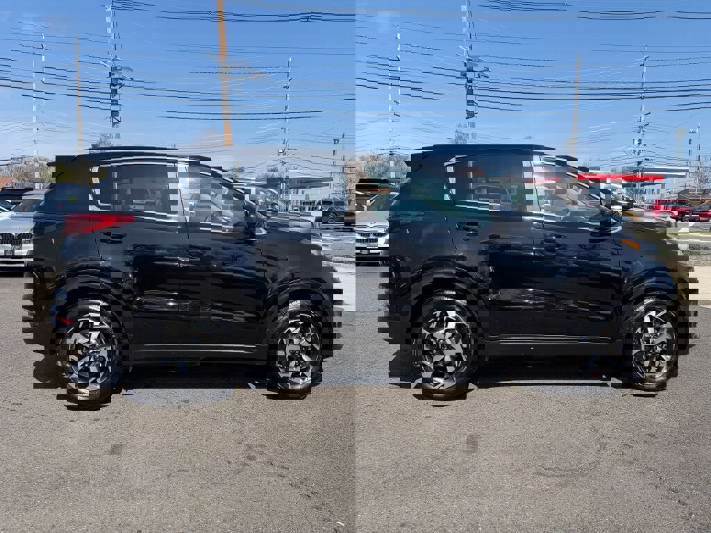 Used 2022 Kia Sportage LX image 8