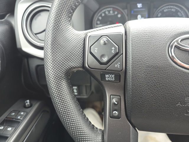 Used 2022 Toyota Tacoma TRD Sport w/ TRD Premium Sport Package AWD/4WD image 14