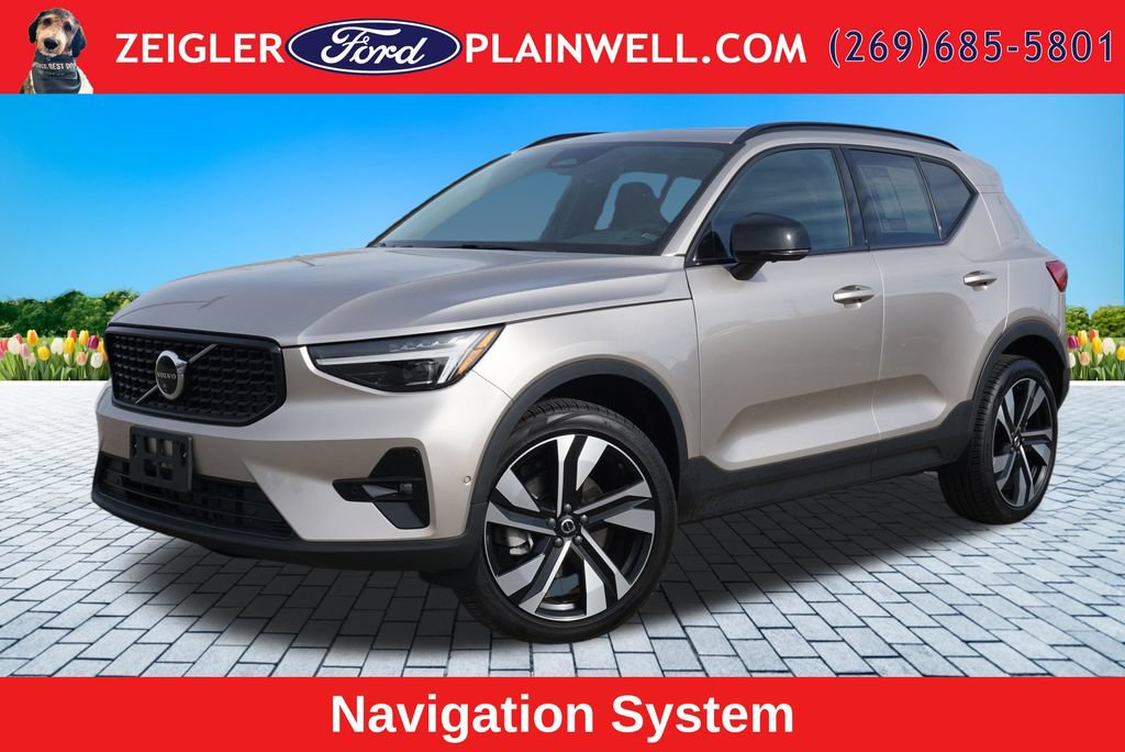 Used 2024 Volvo XC40 B5 Plus w/ Protection Package Premier AWD/4WD image 1