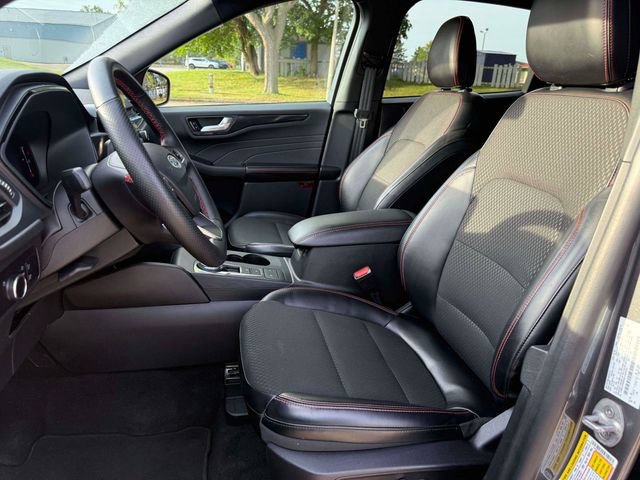 Used 2025 Ford Escape ST-Line FWD image 16