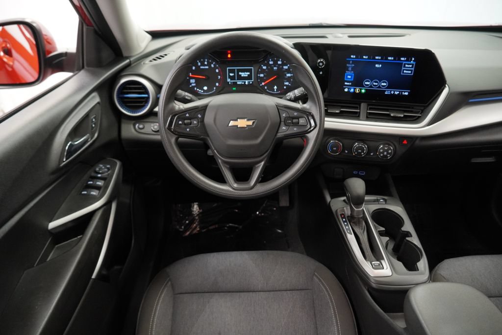 Certified 2024 Chevrolet Trax LS w/ LS Convenience Package FWD image 14