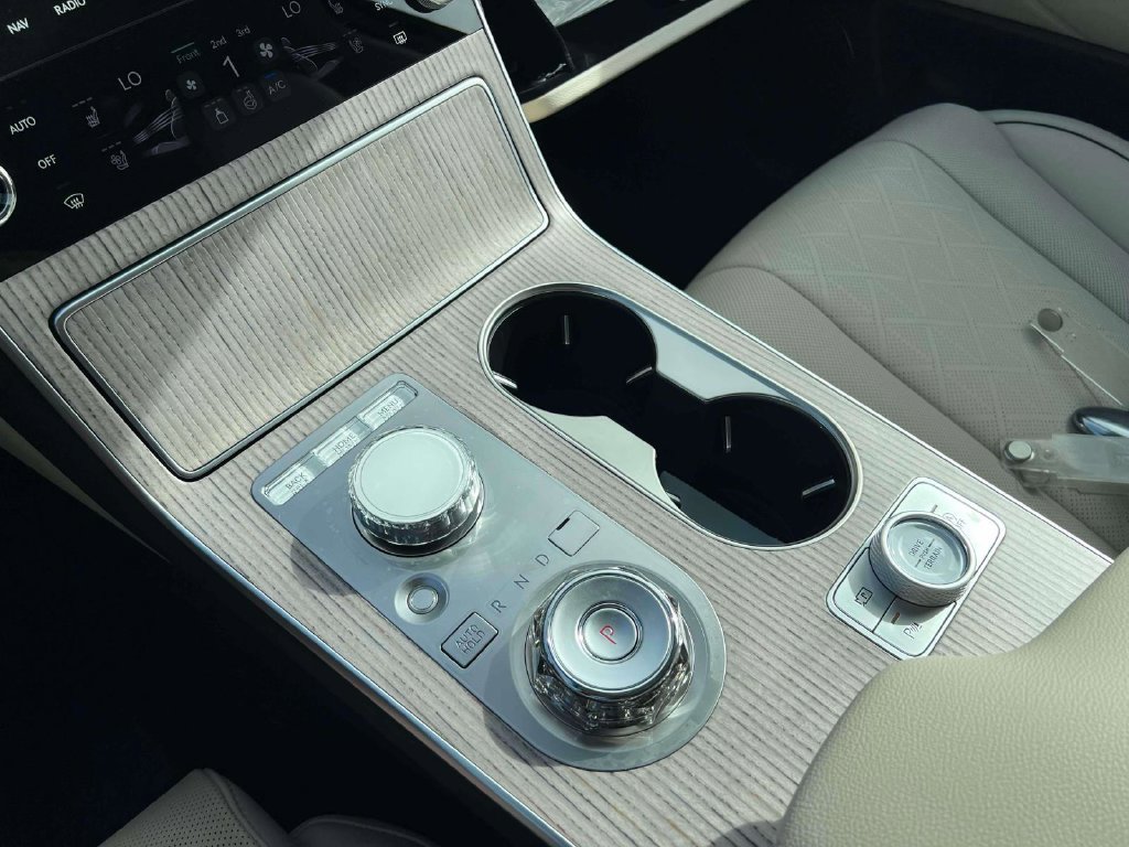 New 2027 Genesis GV80 2.5T Prestige AWD/4WD image 31