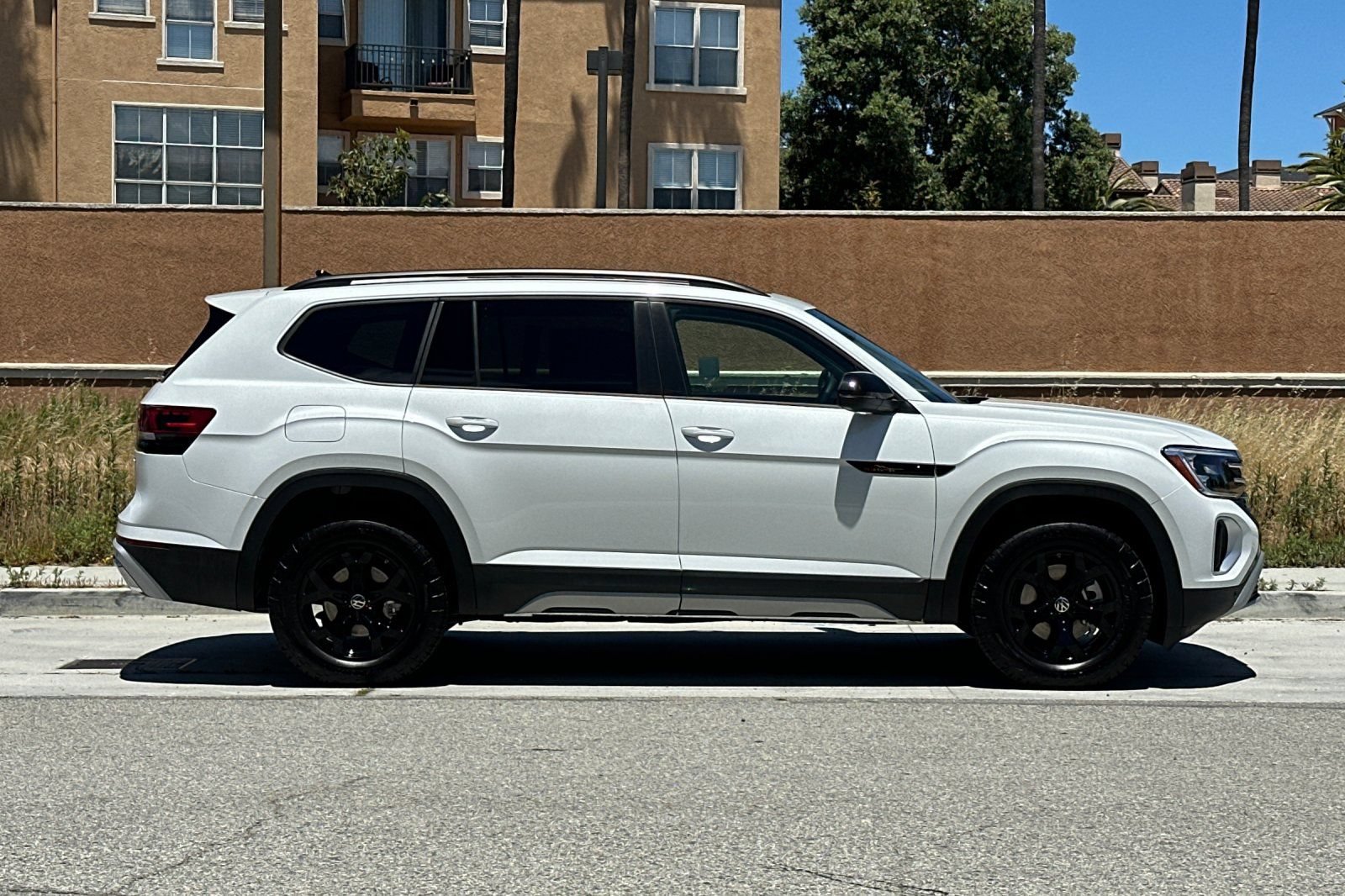 New 2026 Volkswagen Atlas Peak Edition AWD/4WD image 3