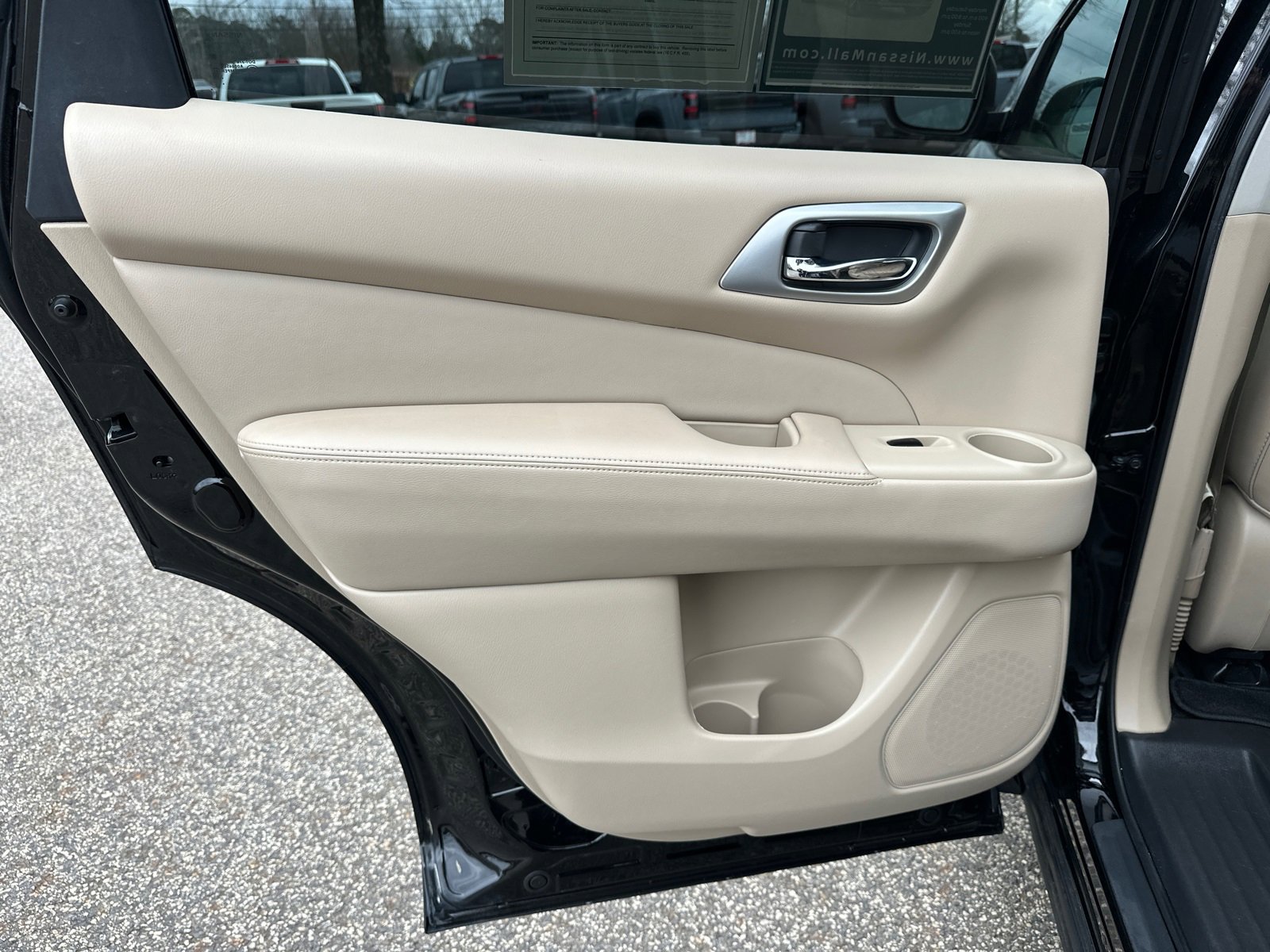 Used 2018 Nissan Pathfinder Platinum image 23
