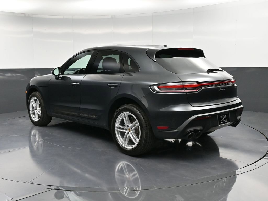 Certified 2025 Porsche Macan image 3