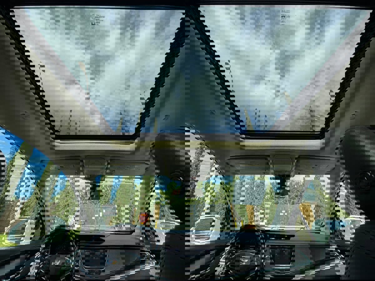 Used 2018 Cadillac XT5 Luxury w/ Driver Awareness Package image 16