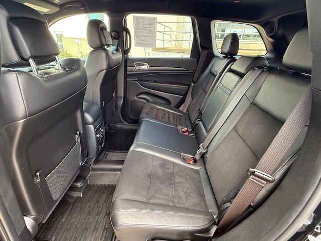 Used 2022 Jeep Grand Cherokee Laredo X image 12