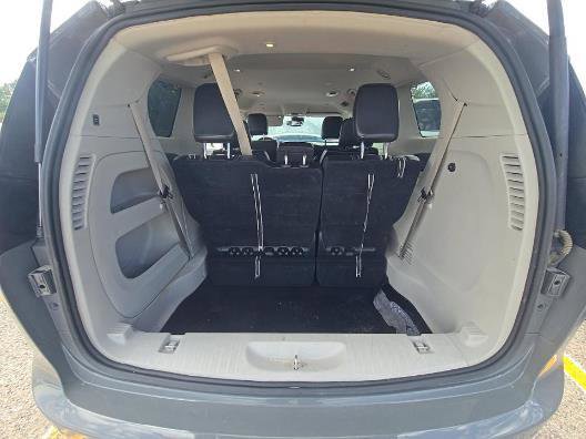 Used 2023 Chrysler Pacifica Touring-L FWD image 15