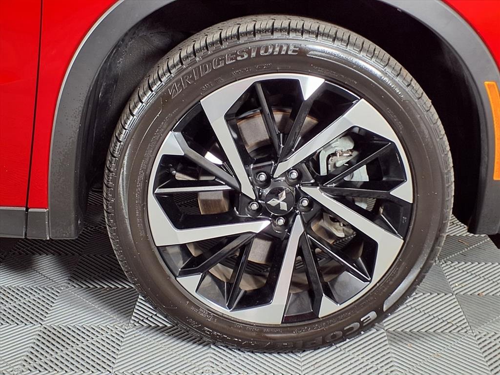 Used 2024 Mitsubishi Outlander SE image 34