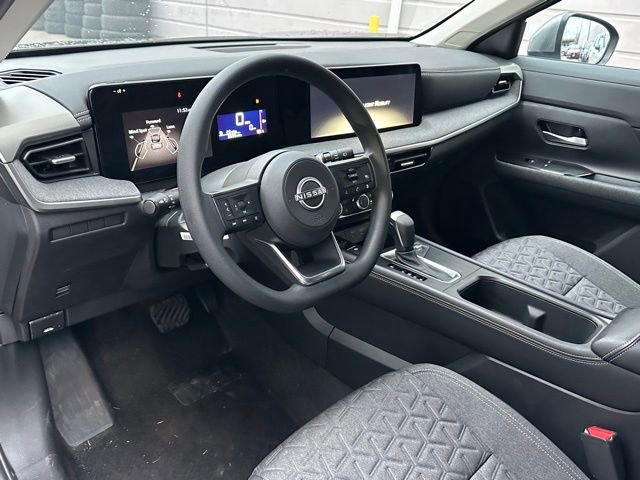 Used 2025 Nissan Kicks SV image 11