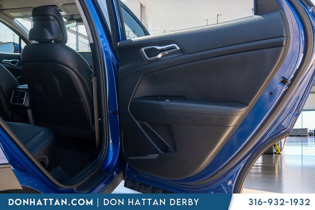 Used 2025 Kia Sportage EX FWD image 25