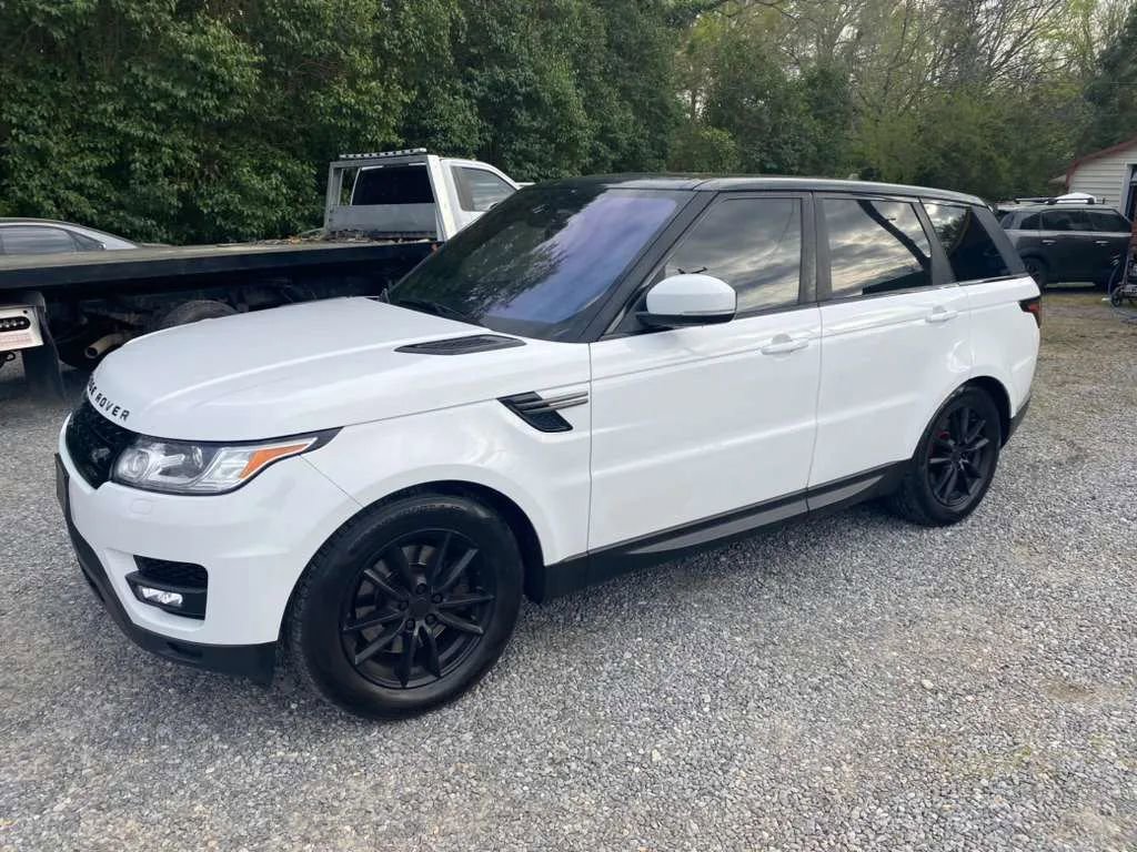 Used 2016 Land Rover Range Rover Sport SE image 3