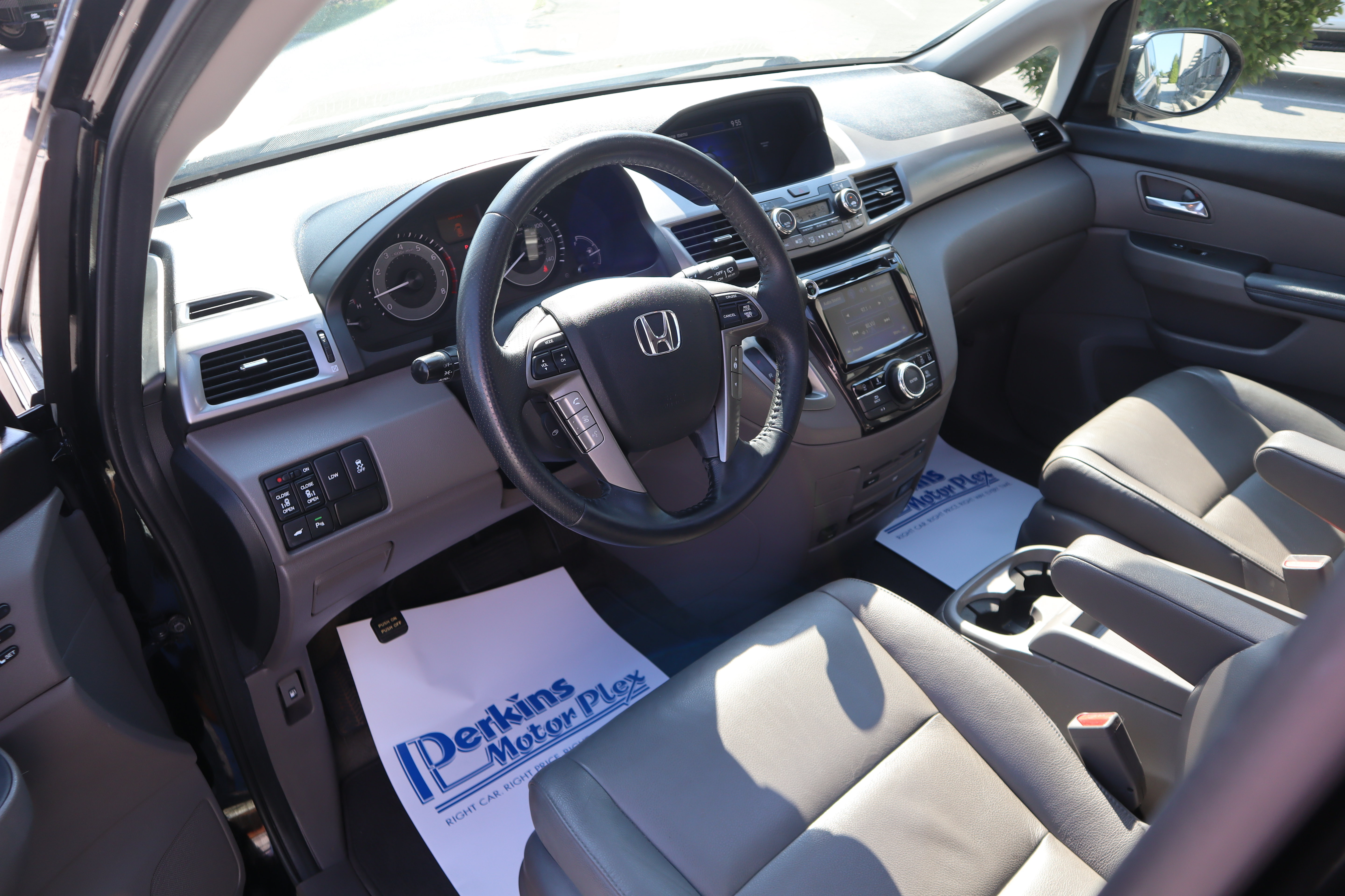 Used 2017 Honda Odyssey Touring Elite image 25