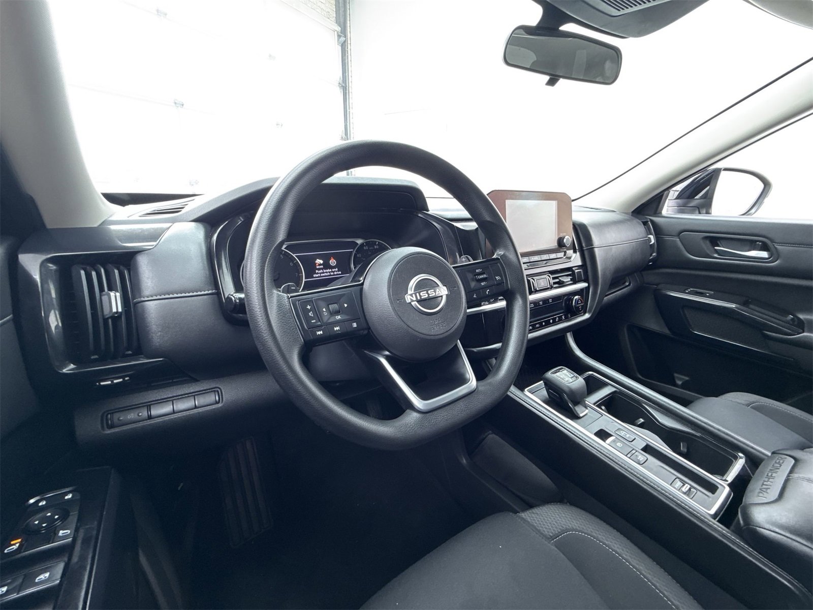 Used 2022 Nissan Pathfinder S image 12