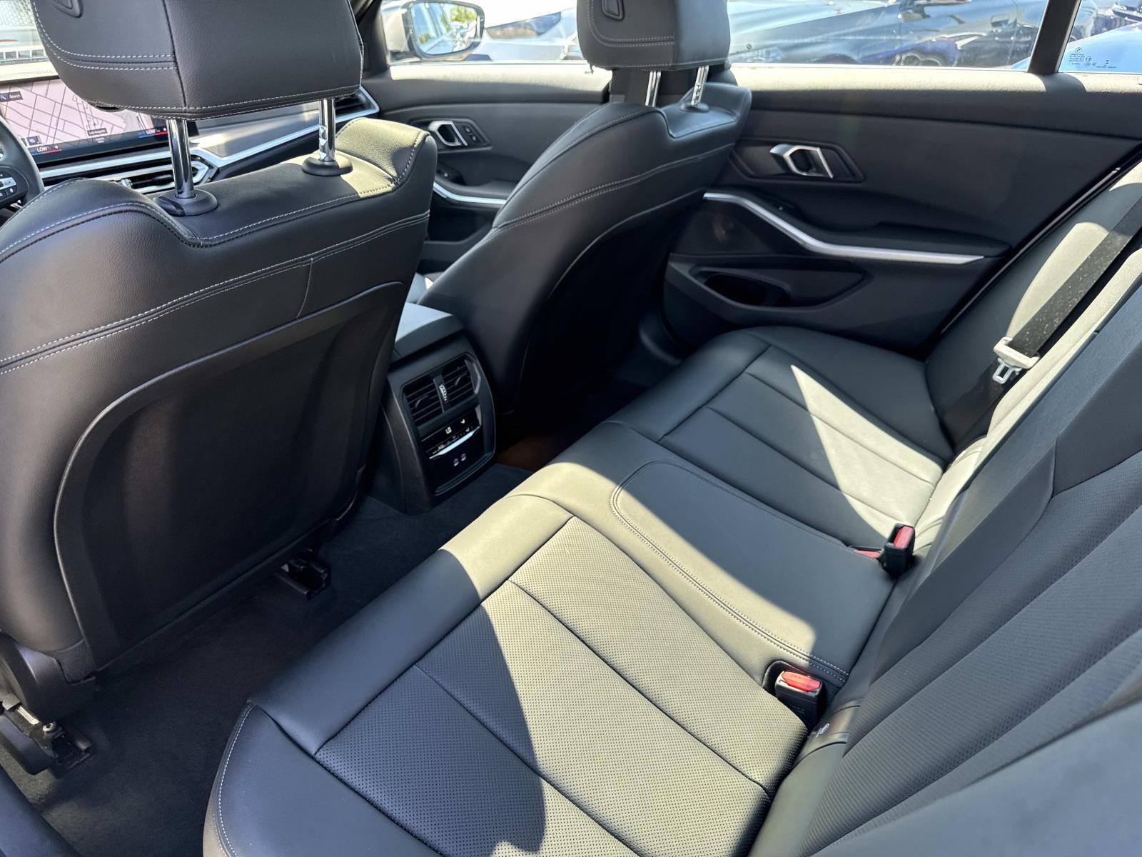 Used 2024 BMW 330i xDrive 330i xDrive Sedan AWD w/ Premium Package image 9