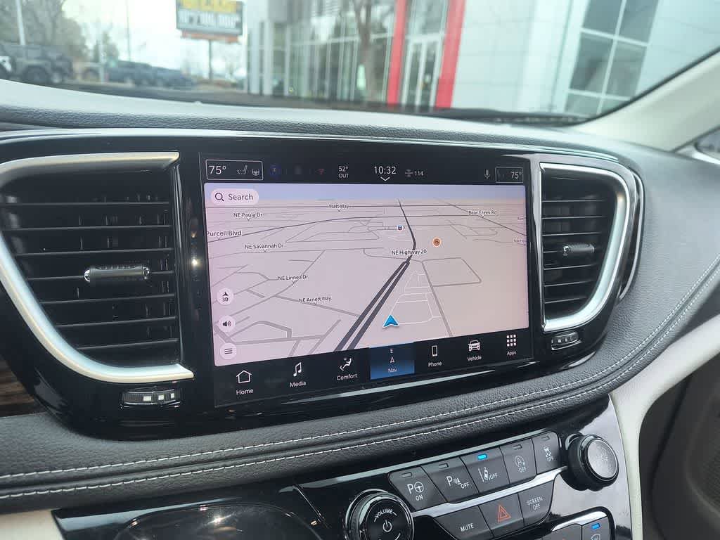 Used 2022 Chrysler Pacifica Limited image 18